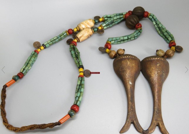 heirloom-tribal-bead-necklace